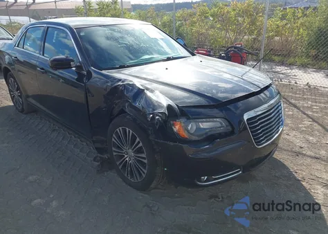 2013 Chrysler 300 S z USA, uszkodzony, nr VIN 2C3CCAGG2DH733072